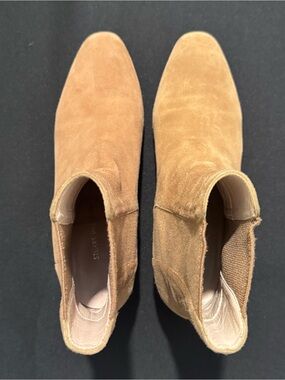 Stuart Weitzman Women's Suede Booties in Tan Suede / 5